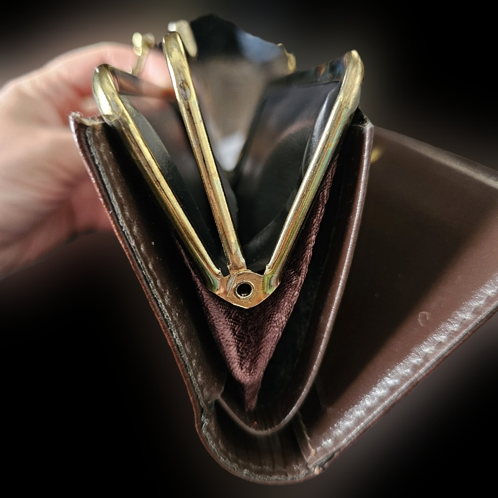 Beautiful Vintage *Made In Canada*🇨🇦 Brown 🤎 Wallet - Picture 5 of 7